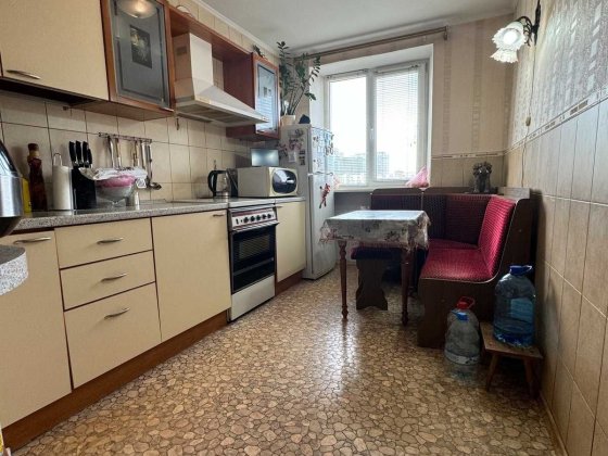 4-кімн квартира у Чорноморську ! Місця вистачить всій сім'ї ! Черноморск