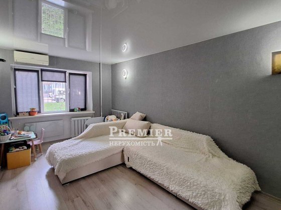 У продажу 2 - к. квартира – лабораторія у центрі м. Чорноморськ. Чорноморськ