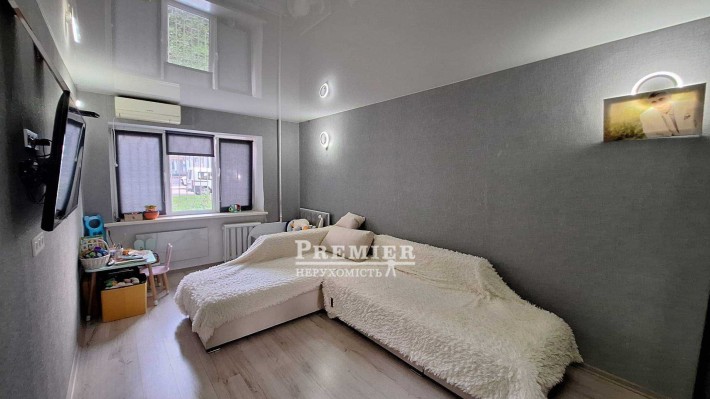 У продажу 2 - к. квартира – лабораторія у центрі м. Чорноморськ. - фото 1