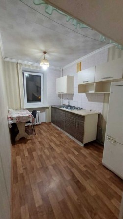 Продам 1-кімнатну квартиру - гостинку - фото 1