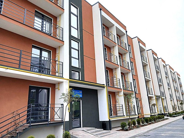 Велика та простора двокімнатна квартира в Гостомелі! - фото 1