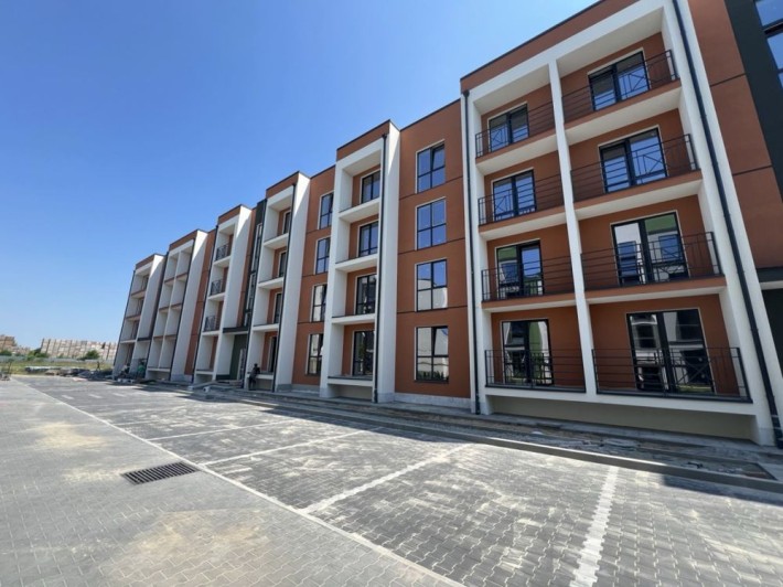 Продаю двокімнатну квартиру з великим балконом! Є розтермінування! - фото 1