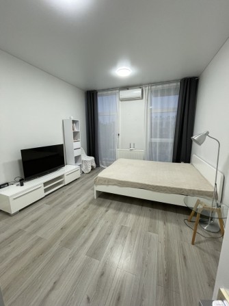 Продаж однокімнатної квартири з ремонтом, меблями та балконом! - фото 1