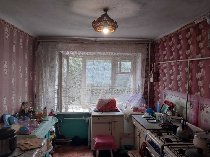 Продається секція 2 кімнати гуртожитку, р - н Центр не кутова - фото 1