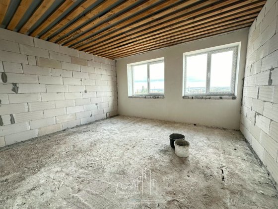 Продам простору та затишну 2-кімнатну квартиру неподалік центру міста! Каменец-Подольский