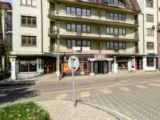 Продаж 3-х кімнатної 134 м2 квартири в коломиї Коломыя