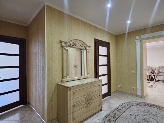 Продам 2-кімнатну квартиру в центрі міста р-н Сільпо Кам'янець-Подільський