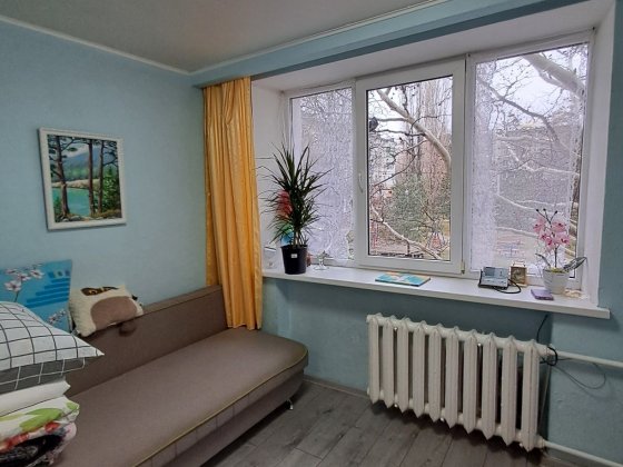 Малосімейка в центрі міста Чорноморськ