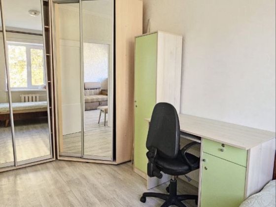 В продаже 2х комнатная коммунальная  квартира,со своими удобствами! Черноморск