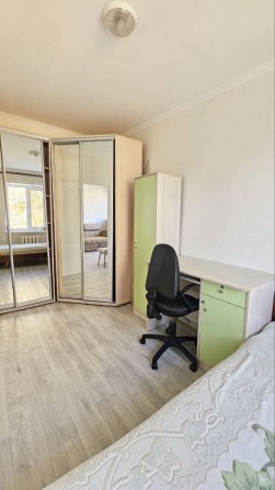 В продаже 2х комнатная коммунальная  квартира,со своими удобствами! - фото 1