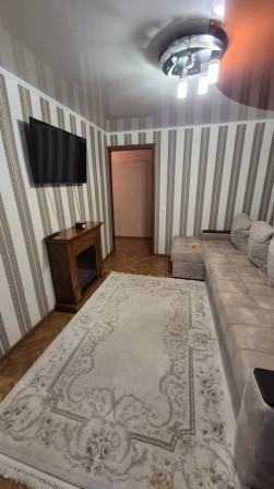 Продам 3-х кімнатну квартиру з ремонтом,р-н Військове містечко - фото 1