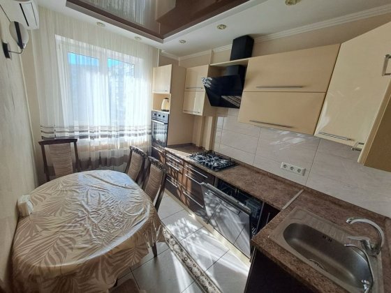 3-кімнатна квартира біля МОРЯ ! Капітальний стан Черноморск