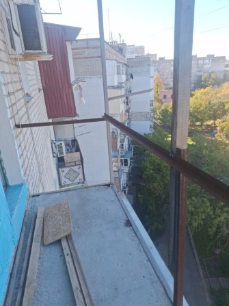 Продажа Гостинки на Александрийской 18,цена 19т торг,9/9 - фото 1