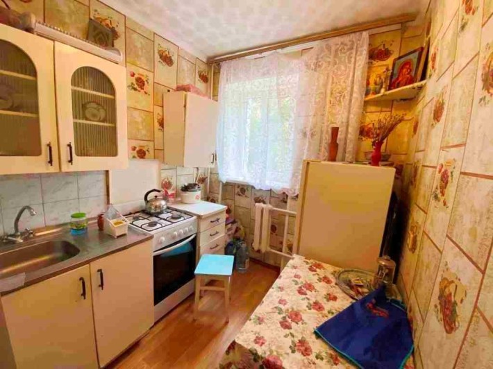 Продам 1к, Центр! Шикарный 2эт! Все рядом! - фото 1