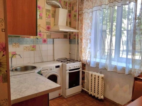 Велика 1 кімнатна квартира на 1 поверсі Черноморск