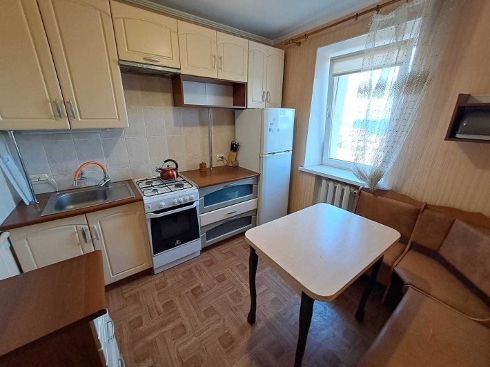 Продам 2-кімнатну квартиру на вул. Парковій на першій лінії моря - фото 1