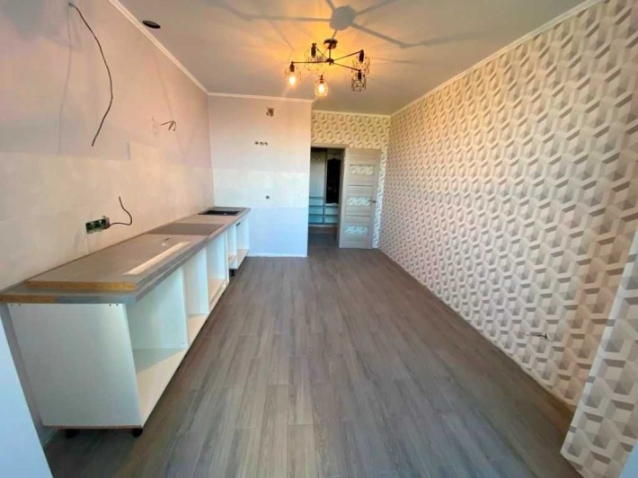 Продается 3 ком, 96м2, Новый Ремонт! Самый лучший 3эт. - фото 1