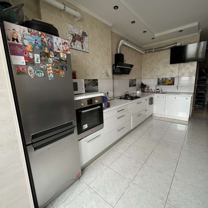 Продам двух комнатную квартиру в районе Монолит - фото 1