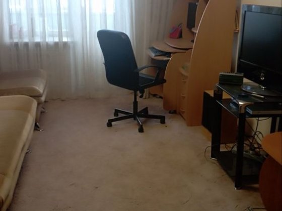 Продам квартиру Лозова