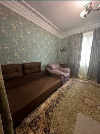 2-ком. 3- Этаж. Сталинка на площади Академическая 42. - фото 1