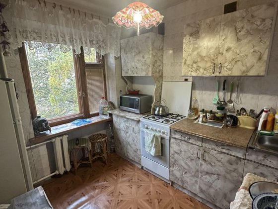 Продам 2-х кімнатну квартиру в м. Лозова Лозовая