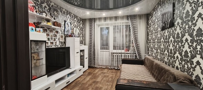 Продам трьохкімнатну квартиру - фото 1