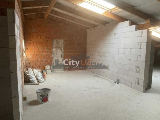 Продається 2-кімнатна квартира у Мукачеві Мукачево