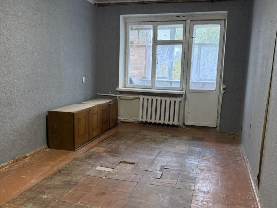 Продаж 2-х кімнатна район базару Нежин