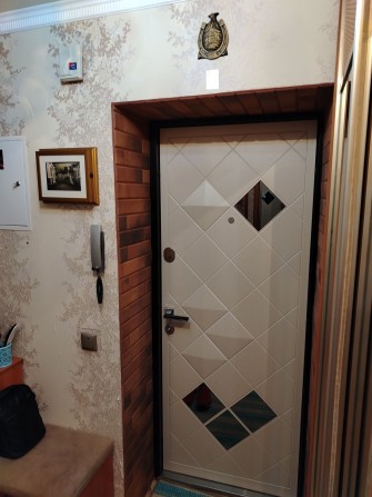 Продам 2 кімнату квартиру з меблями. - фото 1