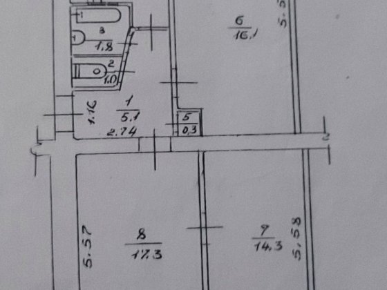 Продаю трикімнатну квартиру в м.Прилуки по вулиці Ярмарковій. Прилуки