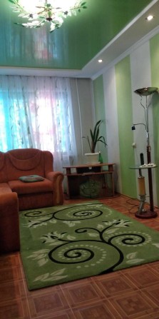 Продам квартиру 2 кімн, 2 пов, 40 років жовтня Власник - фото 1