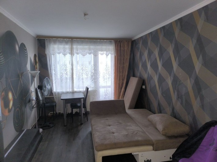 Продам трёхкомнатную на Обелиске 18500 - фото 1