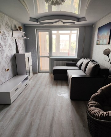 Продам двухкомнатную квартиру микрорайон Артёма Срочно! - фото 1