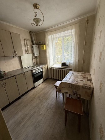 Продам 2 комнатную квартиру - фото 1