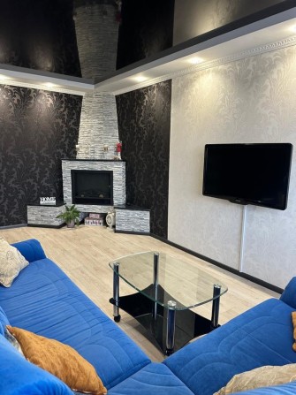 Продам квартиру 3-х ком. - фото 1