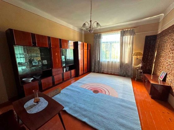 Продається простора 2 кімнатна квартира Стрый