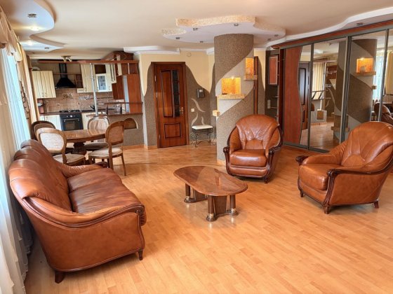 Продається 3ох кімнатна квартира 90 м2 Стрий