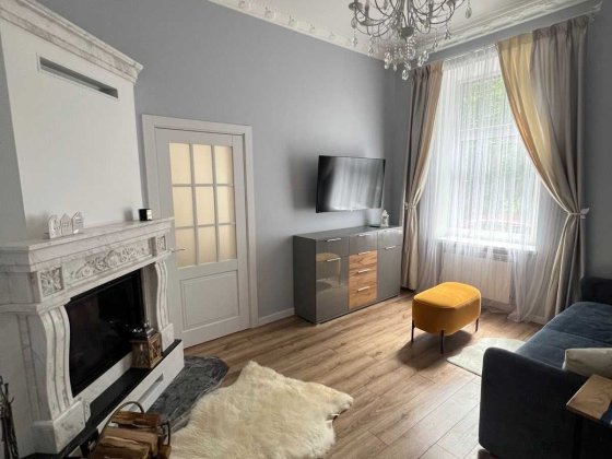 Продається 2-кімнатна квартира у центрі міста Стрий