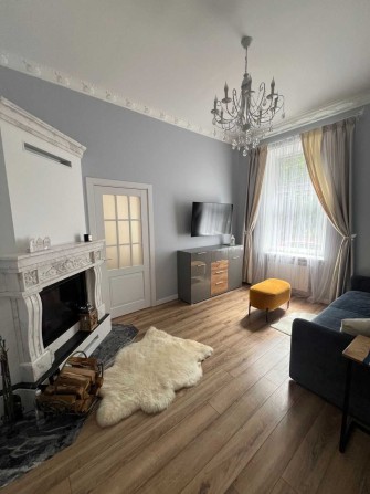 Продається 2-кімнатна квартира у центрі міста - фото 1