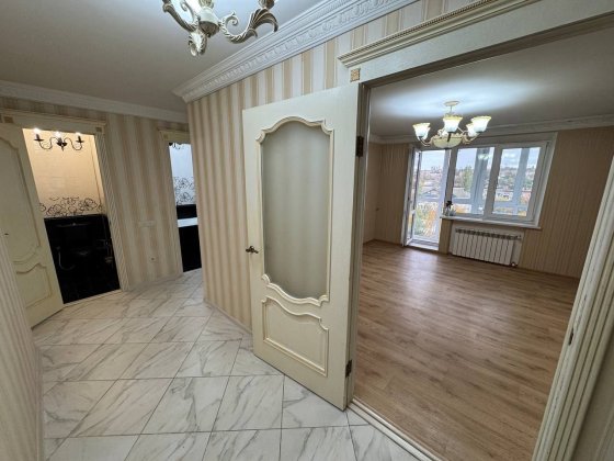 3х кімнатна квартира 61м². Автономне опалення. р-н 14 школи Умань