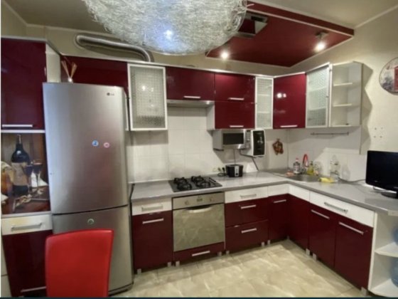 Продается уютная и просторная 2к /квартира Сталинка ,в Центре города! 