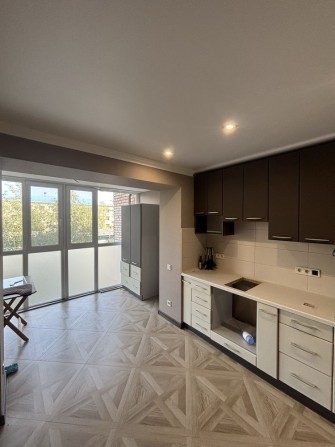 Продается 1 комнатная квартира. Центр. Новый дом. Славянск. - фото 1