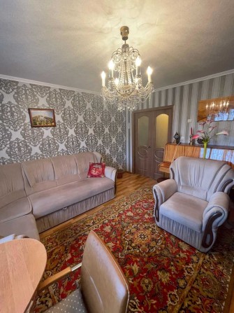 Продается 2-комнатная квартира в центре. - фото 1