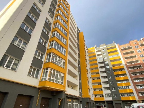 Продаж шикарної 3-ьох кімн квартири на Виставці. Рауш  VS ID: 35616 Хмельницкий