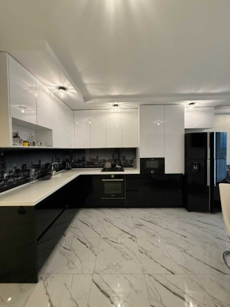 Продаж сучасної трикімнатної квартири в новобудові! - фото 1