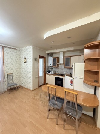 Продам 3к 85м2 ул. Коцюбинского 21 Сталинка с А.О. - фото 1