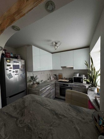 Продается 3-х комнатная квартира на Артема - фото 1