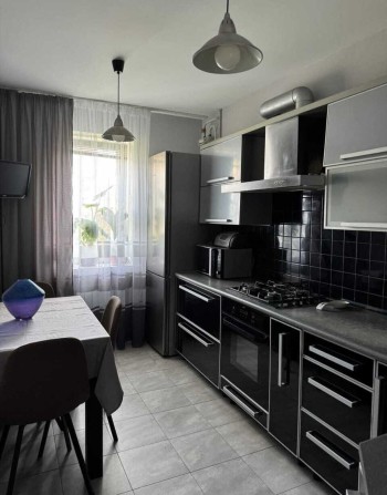 Продаж 4кімнатної квартири на Озерній - фото 1