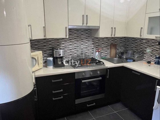 Продається 3-х кімнатна квартира в м.Хуст Хуст