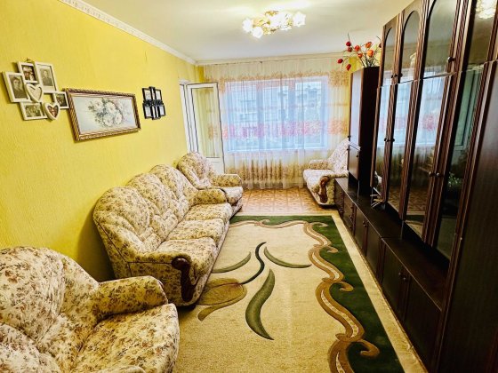 Простора 3-кімнатна квартира. Стан “Заїжджай і живи” (40990) Хмельницький